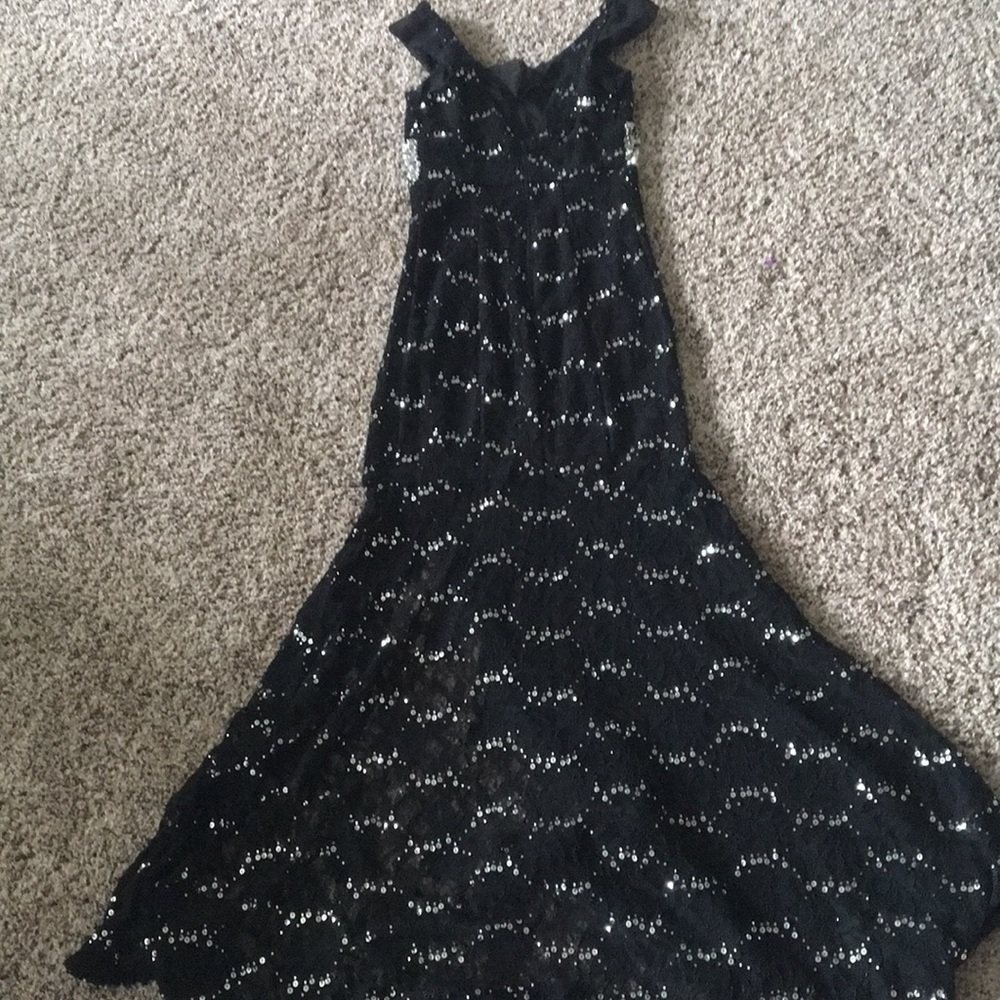 Gorgeous beaded black party/prom dress - Picture 5 of 7